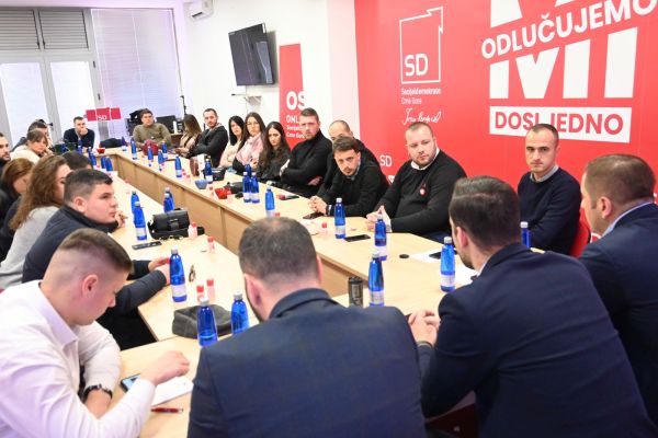  Omladina SD-a: Ne dozvoliti da se formira još jedna anticrnogorska Vlada